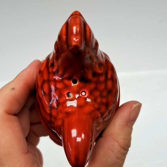 Vintage art pottery ceramic hen on nest salt and pepper shakers - Picture 6 of 8